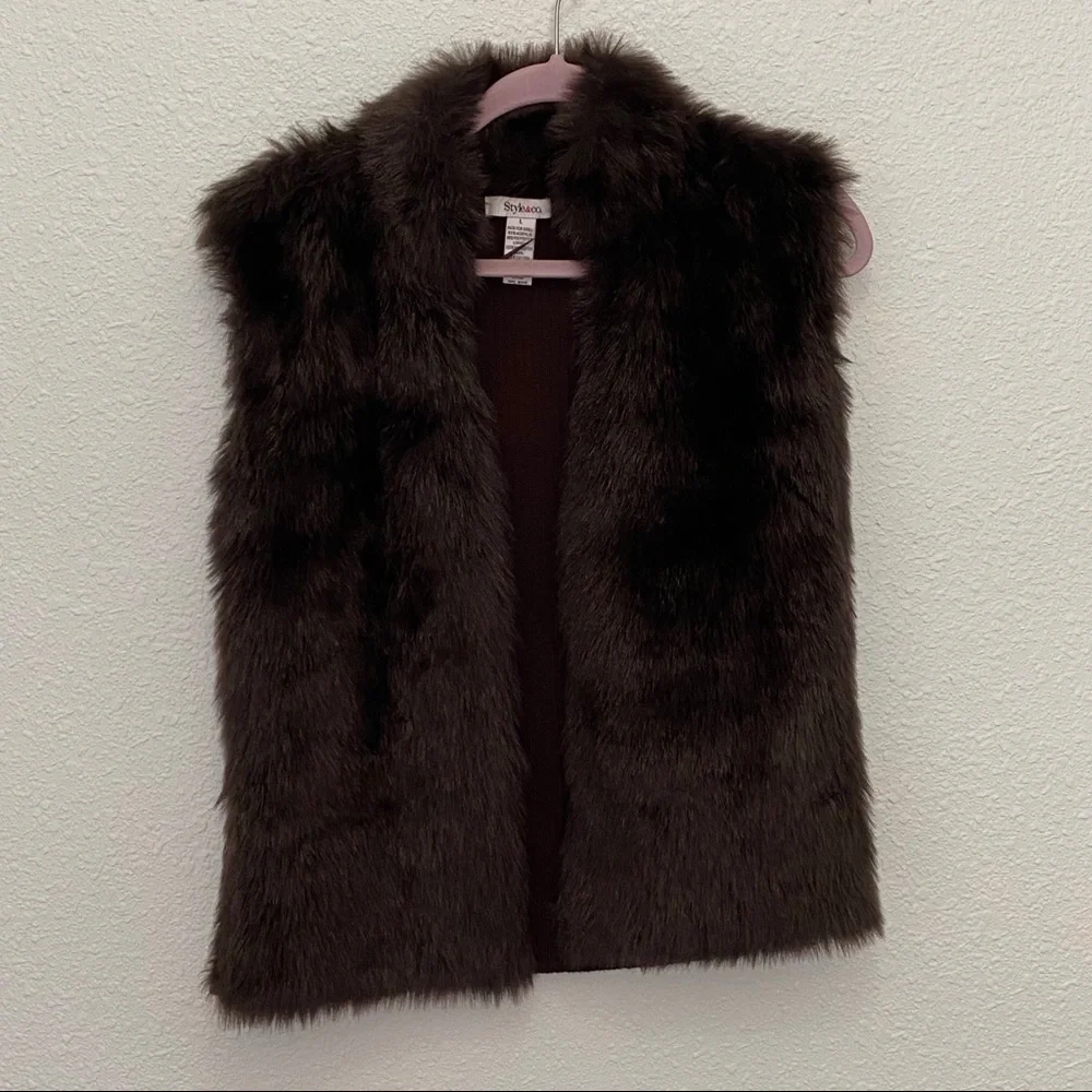 💜💜 Women’s Style & Co Faux Fur Sweater Vest S…